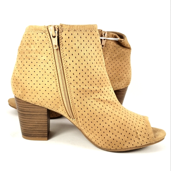 Old Navy Caramel Ultimate Peep Toe, Faux-suede, Perforated Booties. WMS 9M - Picture 3 of 12